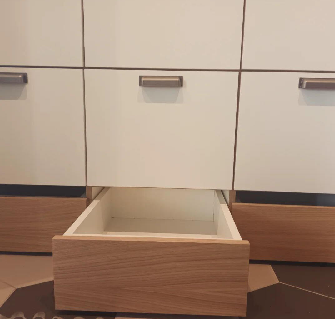 coridor wardrobe drawyers for shoes